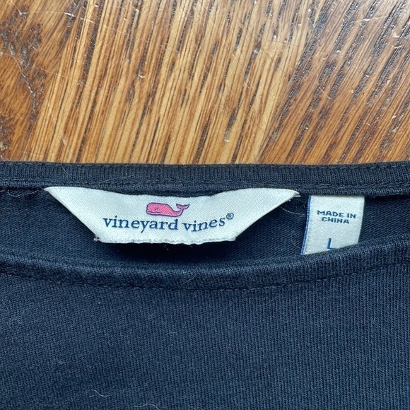 Vineyard Vines Large Navy Top - Picture 3 of 3